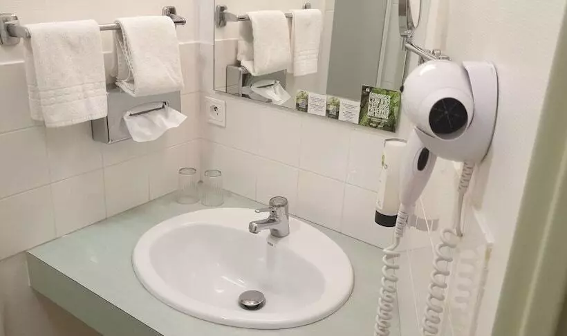 Отель Logis L Auberge Bourbonnaise