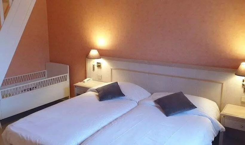 Отель Logis L Auberge Bourbonnaise