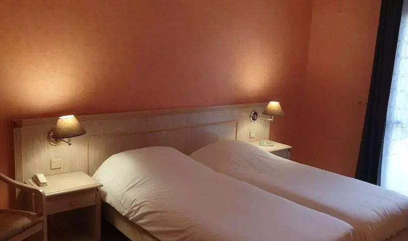 Отель Logis L Auberge Bourbonnaise