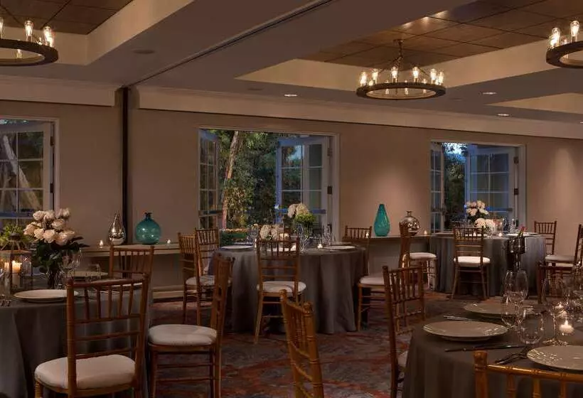 Отель River Terrace Inn, A Noble House