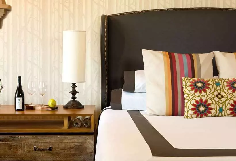 Отель River Terrace Inn, A Noble House