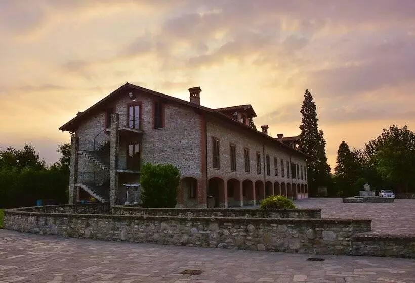 Отель Tenuta Larenzania