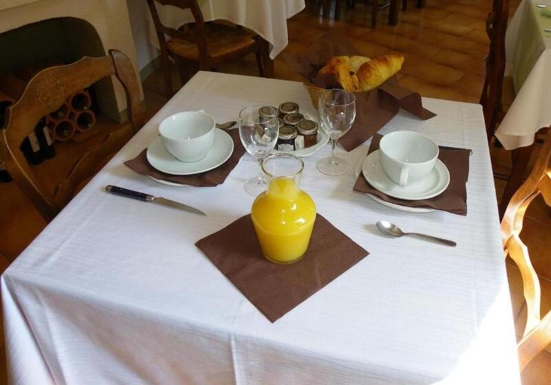 Human Hotel Residence Ex Esparrus