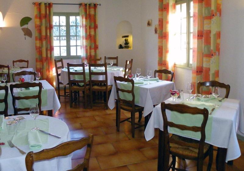 Human Hotel Residence Ex Esparrus