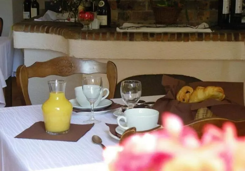 Human Hotel Residence Ex Esparrus