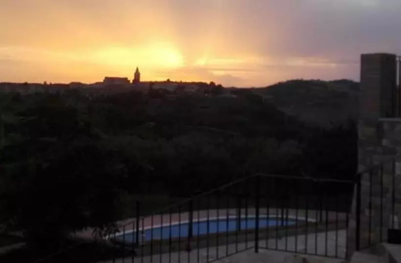 تختخواب و صبحانه La Bella Vista