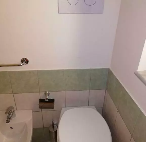 تختخواب و صبحانه Backpackers