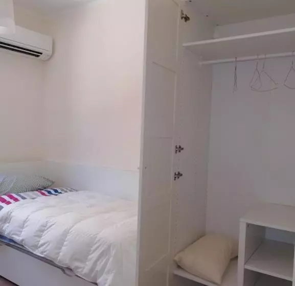 تختخواب و صبحانه Backpackers