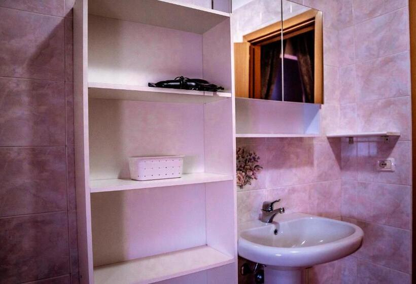 تختخواب و صبحانه Dimora Le Grottaglie