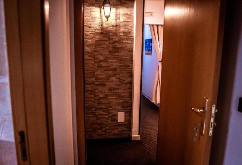 تختخواب و صبحانه Dimora Le Grottaglie