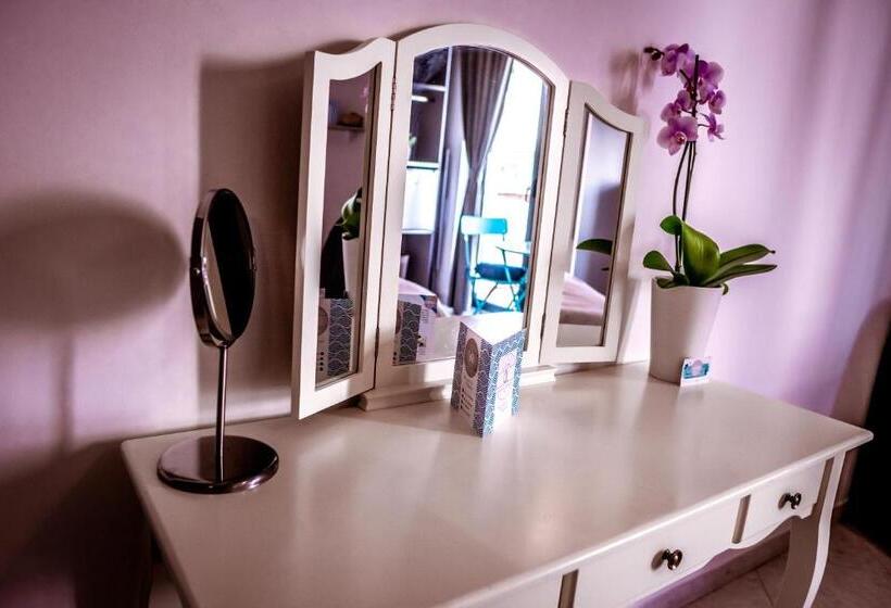 تختخواب و صبحانه Dimora Le Grottaglie