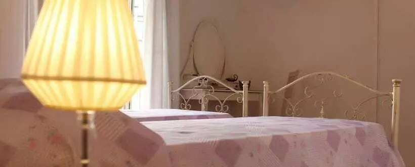 تختخواب و صبحانه La Terrazza Del Poeta