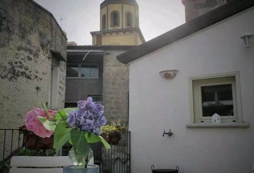 تختخواب و صبحانه La Terrazza Del Poeta