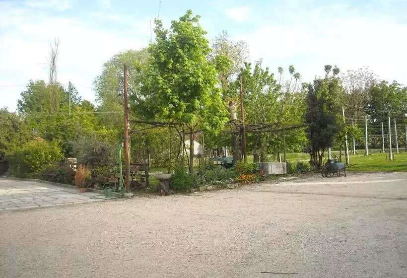 Maaseutuhotelli Agriturismo Loghino Sabbioni