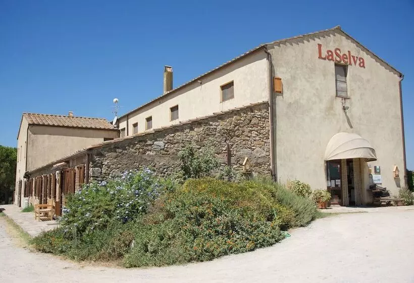 Maaseutuhotelli La Selva