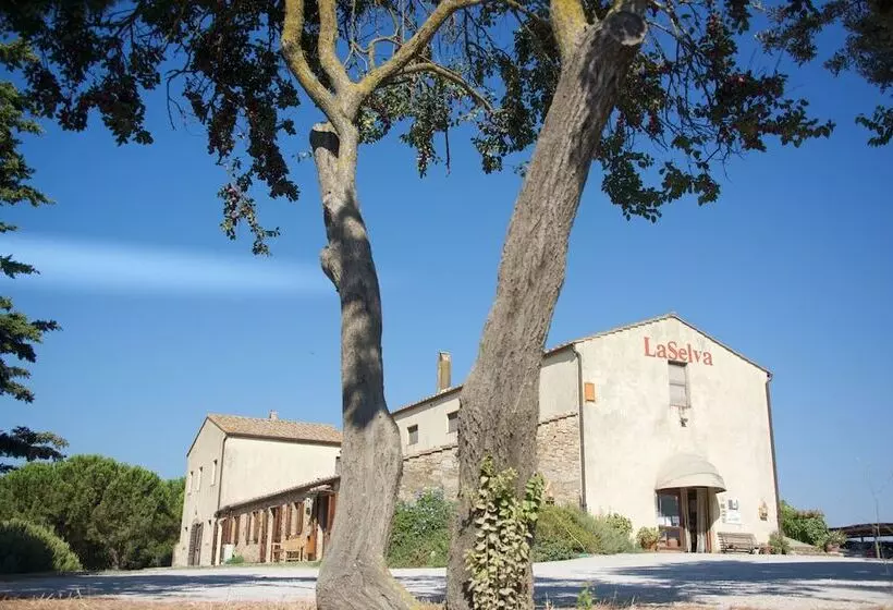 Maaseutuhotelli La Selva