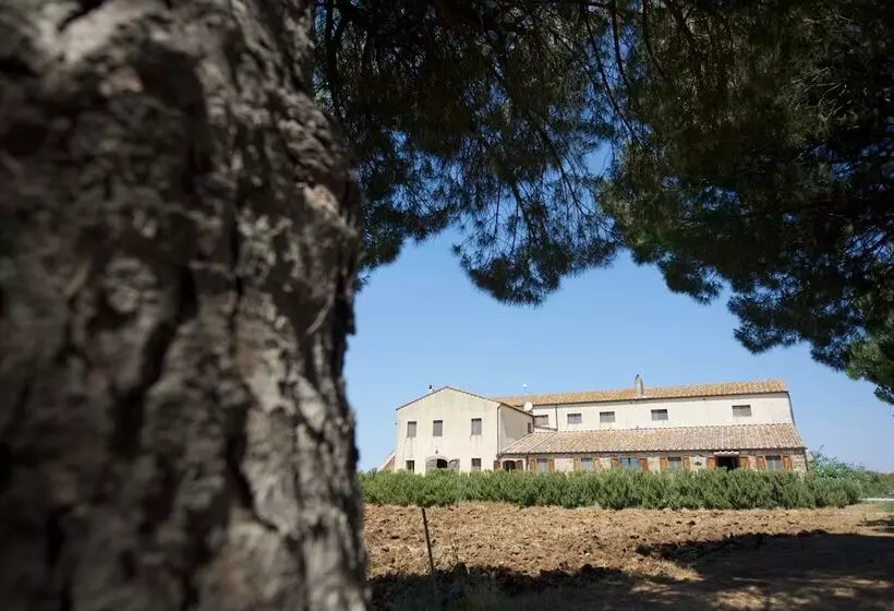 Maaseutuhotelli La Selva