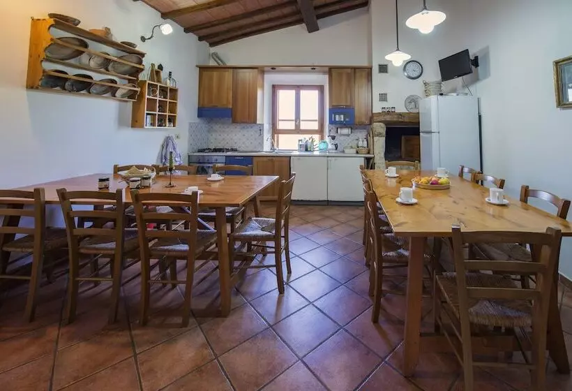 Maaseutuhotelli La Selva