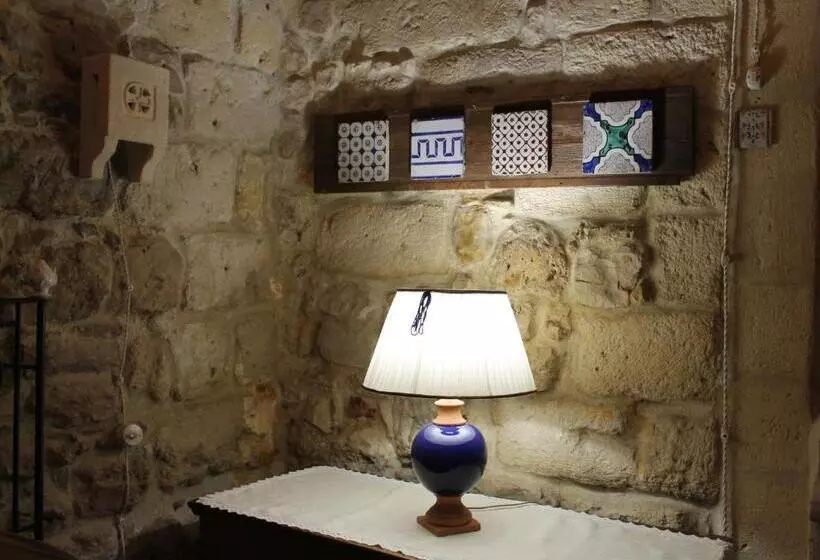 ベッドアンドブレックファースト Malta & Tufo