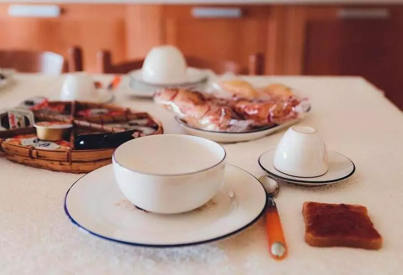 Aamiaismajoitus (B&B) S Abba  E Su Mare