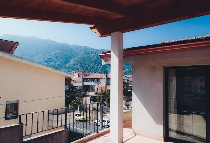 Aamiaismajoitus (B&B) S Abba  E Su Mare