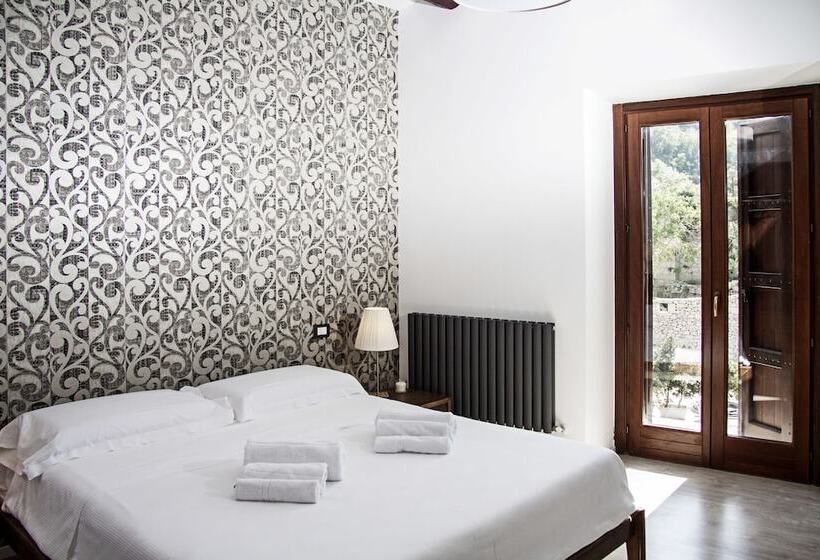 بنسيون Pica Pica