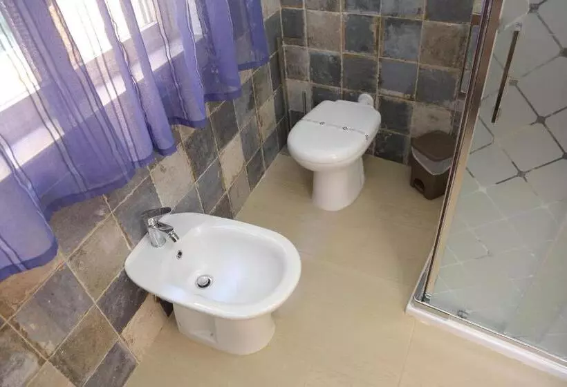 B&b Il Melograno Antico Con Terrazza E Giardino