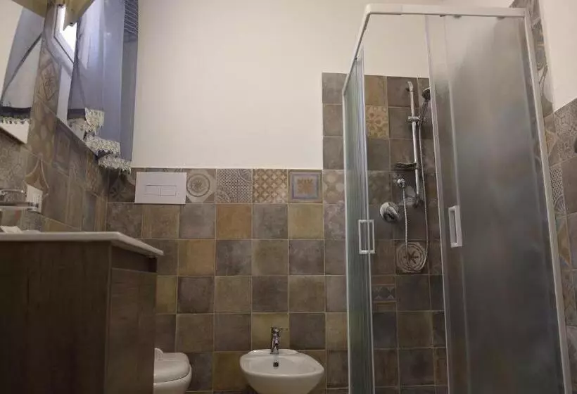 B&b Il Melograno Antico Con Terrazza E Giardino