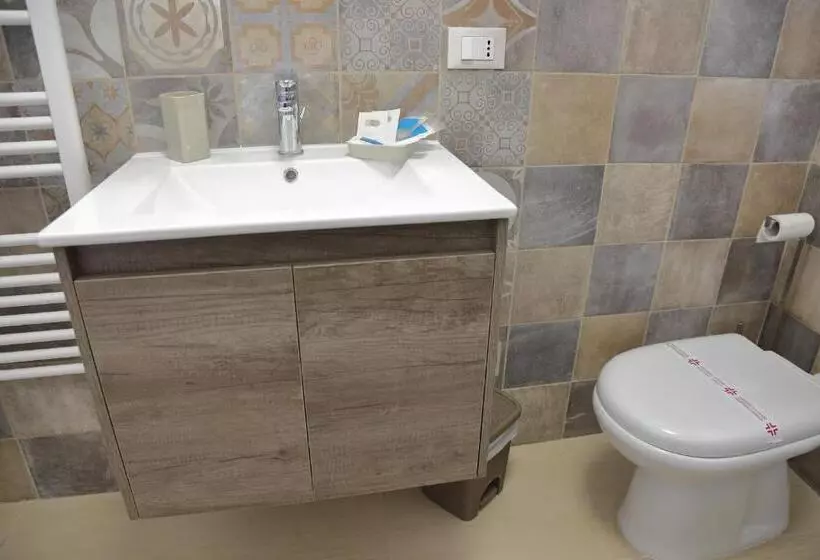 B&b Il Melograno Antico Con Terrazza E Giardino