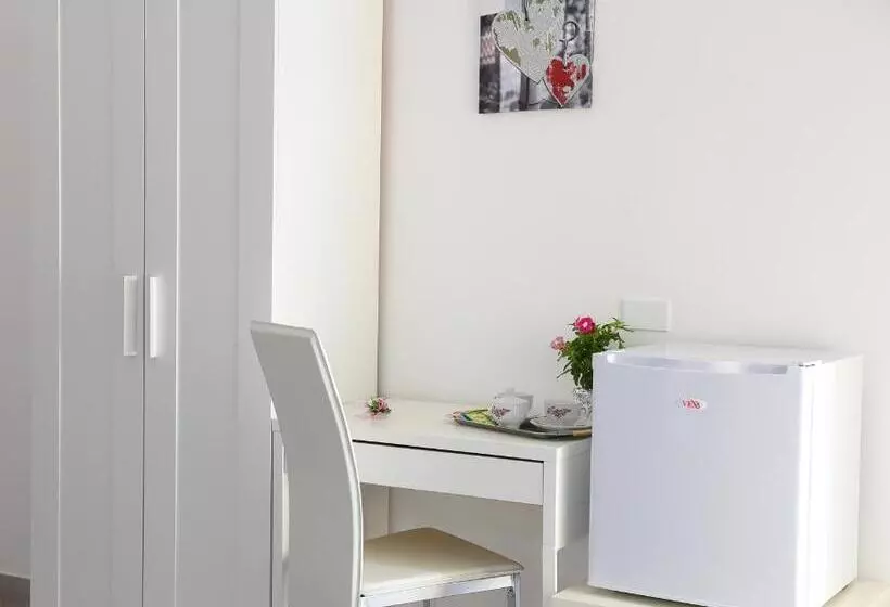 B&b Il Melograno Antico Con Terrazza E Giardino