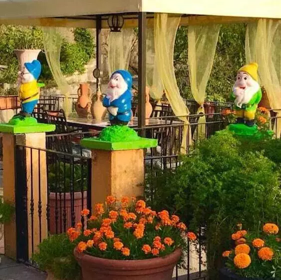 ペンション Guesthouse Perfect Station