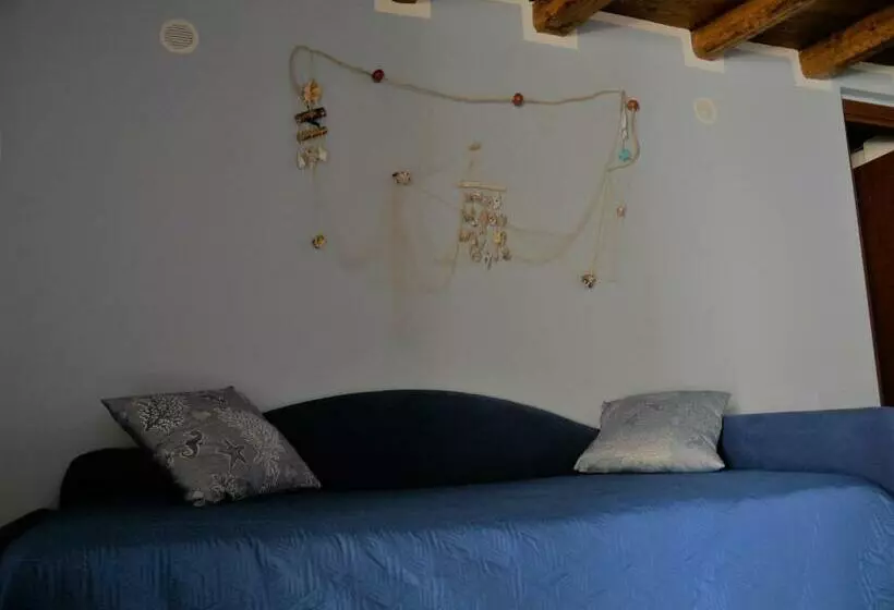 ベッドアンドブレックファースト A Vanedda