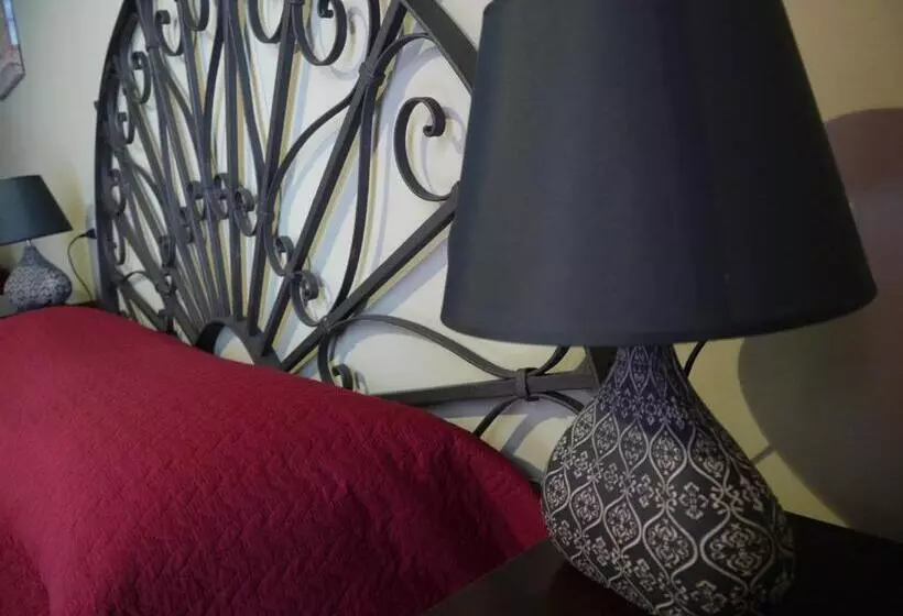 ベッドアンドブレックファースト A Vanedda