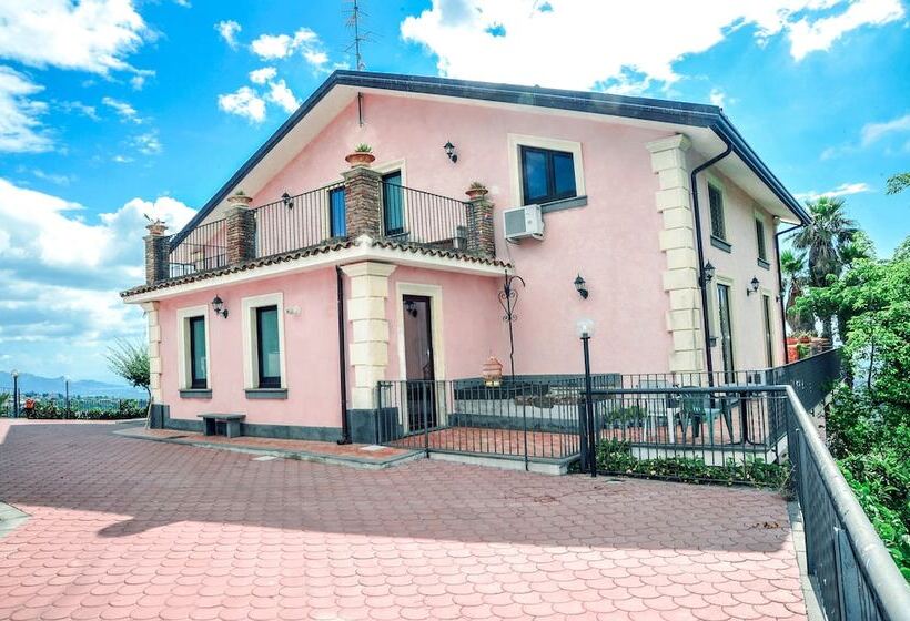 پانسیون La Casa Rosa