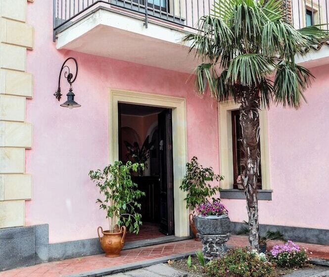 پانسیون La Casa Rosa