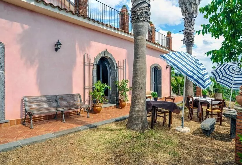 Majatalo La Casa Rosa