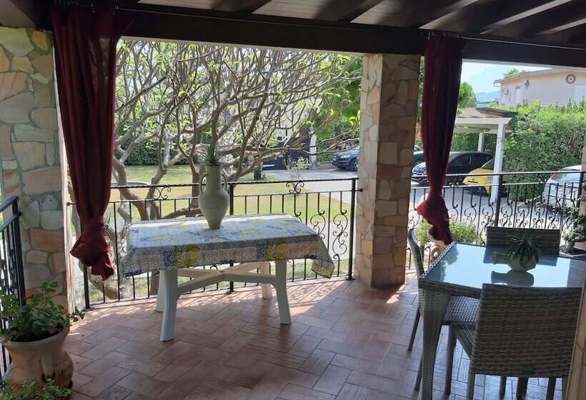 פנסיון Villa Emy