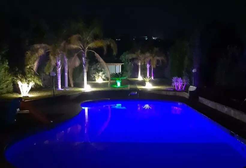 پانسیون Villa Emy