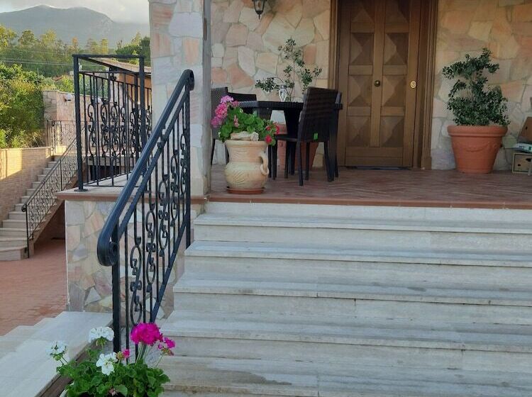 פנסיון Villa Emy