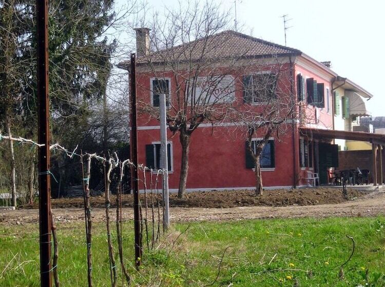 تختخواب و صبحانه Barone Rosso