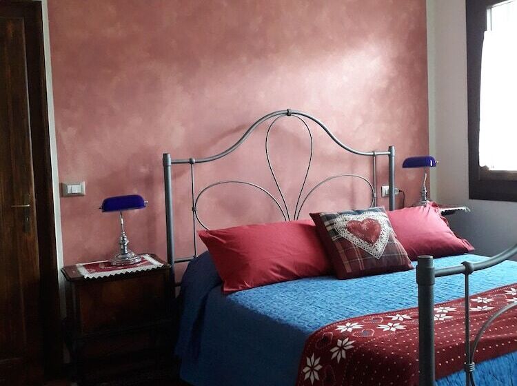 تختخواب و صبحانه Barone Rosso