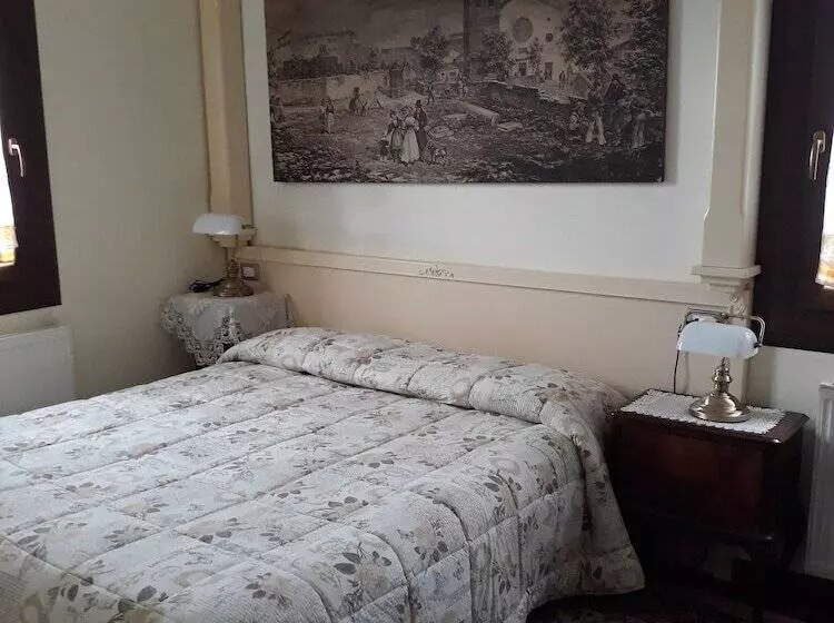 تختخواب و صبحانه Barone Rosso