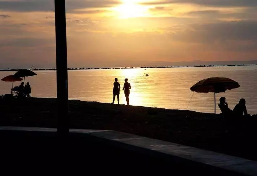 تختخواب و صبحانه La Villa Della Meda