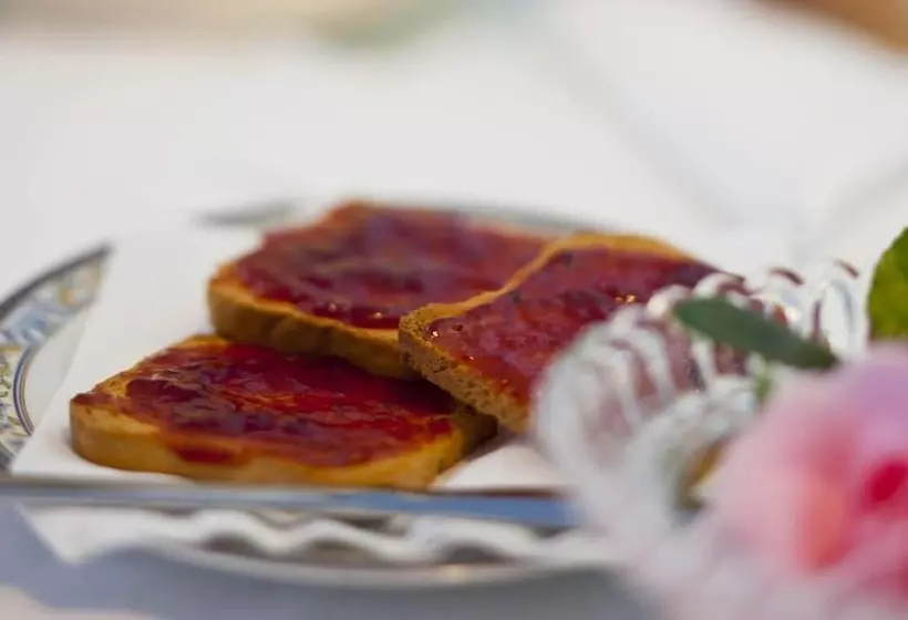 تختخواب و صبحانه La Villa Della Meda