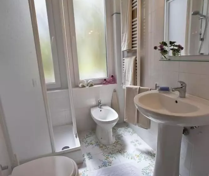 تختخواب و صبحانه La Villa Della Meda