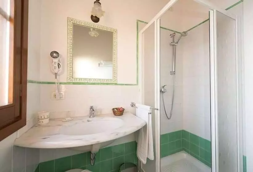 田舎風ホテル Agriturismo Albafiorita