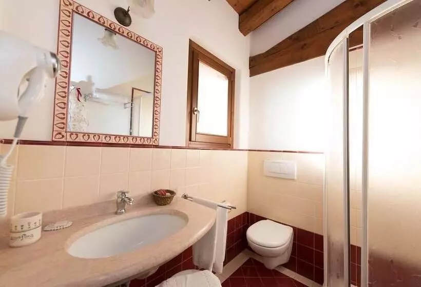 田舎風ホテル Agriturismo Albafiorita