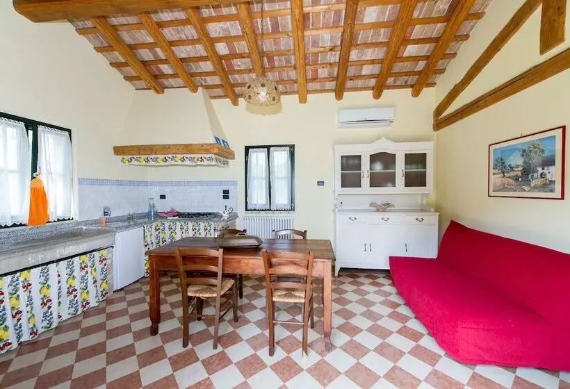 田舎風ホテル Agriturismo Albafiorita