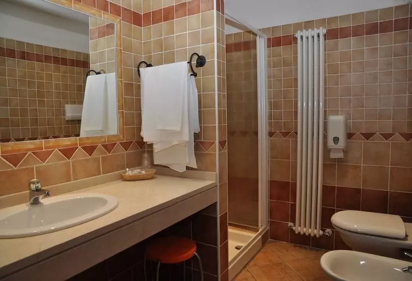 هتل Trattoria Mingaren Albergo