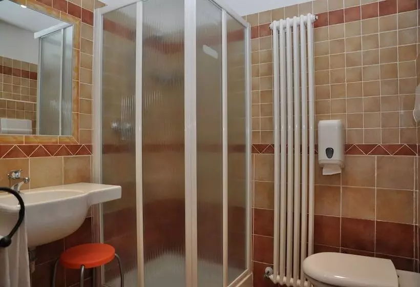 هتل Trattoria Mingaren Albergo